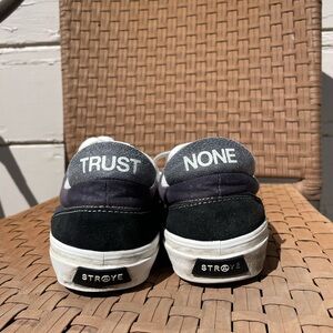STRAYE Black and White Skate-Style Sneakers